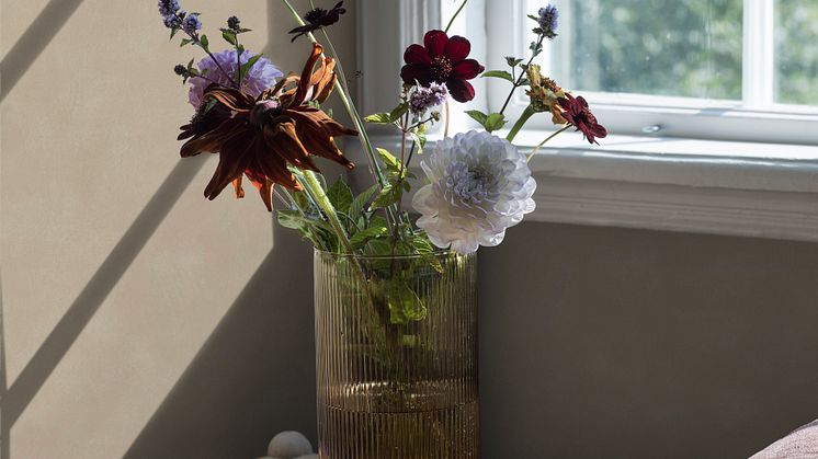 Shades_Orpriment-1_Image_Roomshot_Item_5061_0016_PR