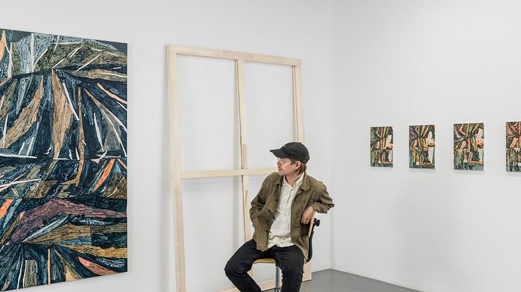 Porträtt Fredrik Åkum studio 2019