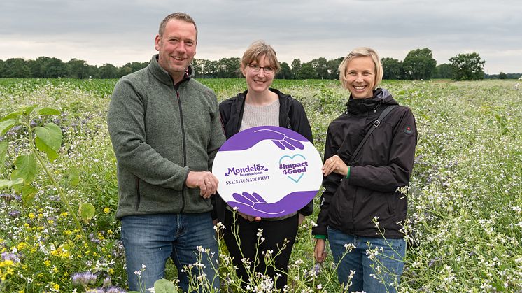 Weltbienentag: Mondelez International engagiert sich für Bienenschutz
