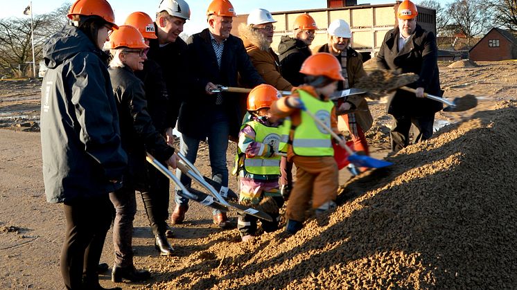 Första spadtaget för nya Familjens hus i Anderslöv