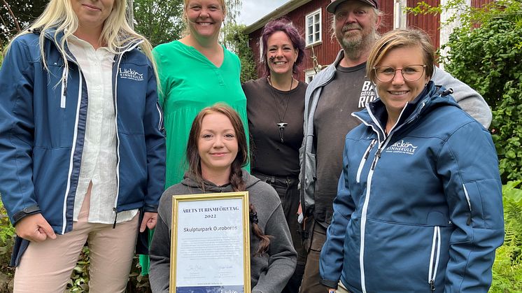 På bilden: Anna Ohlin Ek, Juliane Thorin, Ronja, Therese och Niklas Engdahl, Elin Sjöstedt.