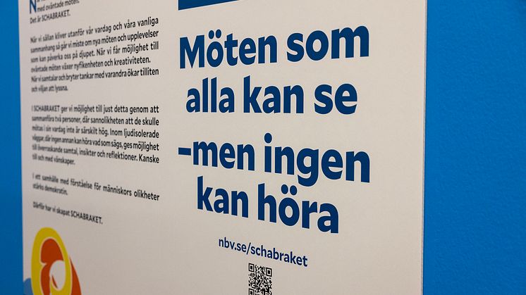 SCHABRAKET, Möten som alla kan se - men ingen kan höra