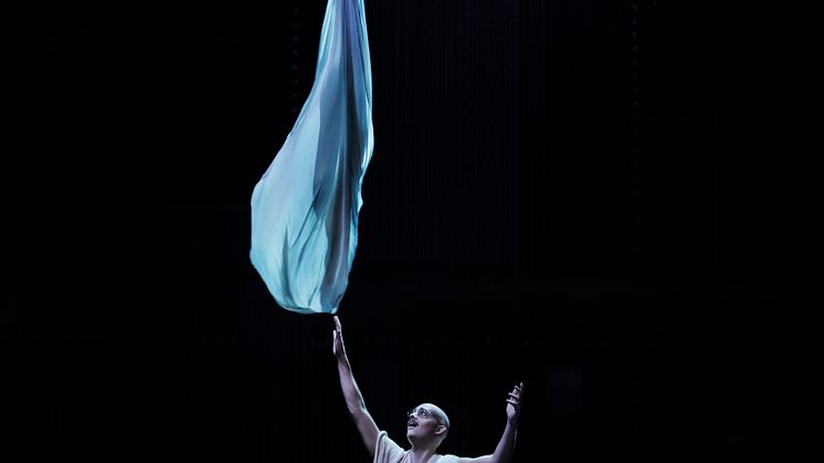 Satyagraha på Folkoperan i samarbete med Cirkus Cirkör