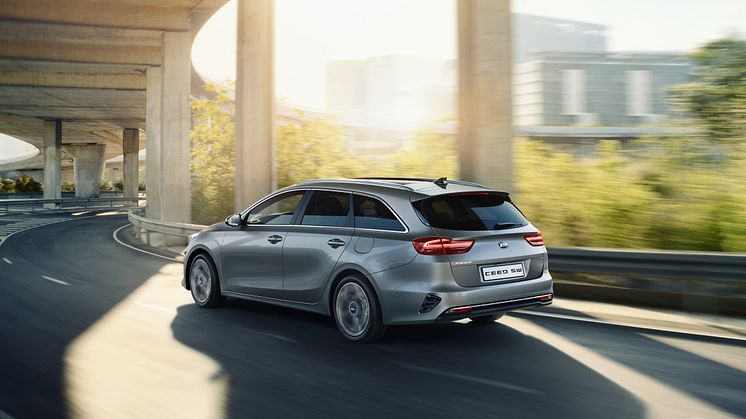 kia_ceed_sw_shot_003_a_v04_RGB_crop