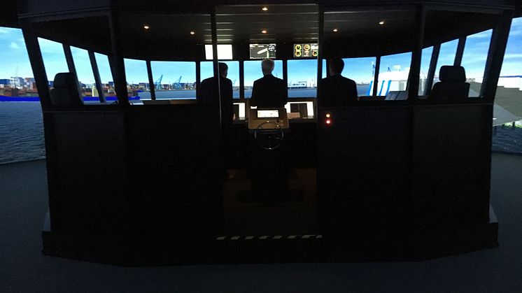 The delivery to Transnet will include five immersive Full Mission K-Sim Navigation ship’s bridge simulators with up to 360° field of view, as illustrated in the photo. 