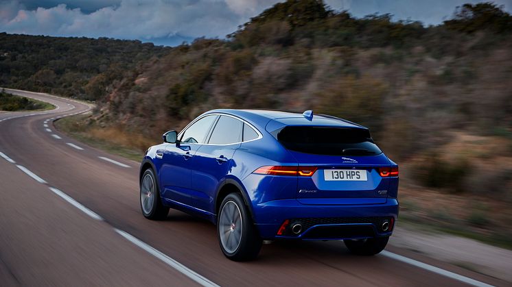 E-PACE R-Dynamic P300_CaesiumBlue_018