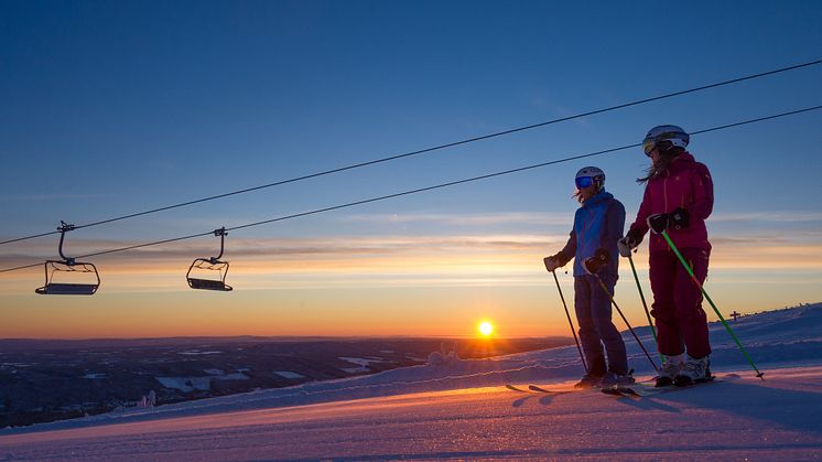 Early morning skiing 