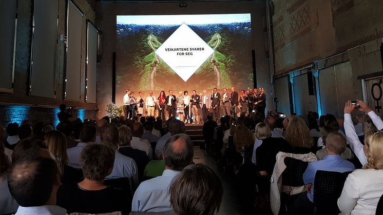 De 16 veikartene svarte for seg under Næringslivets klimakonferanse 24. juni. På vegne av Grønn Byggallianse og Norsk Eiendom, gjorde daglig leder i Grønn Byggallianse, Katharina Th. Bramslev, opp status for Eiendomssektorens veikart mot 2050.