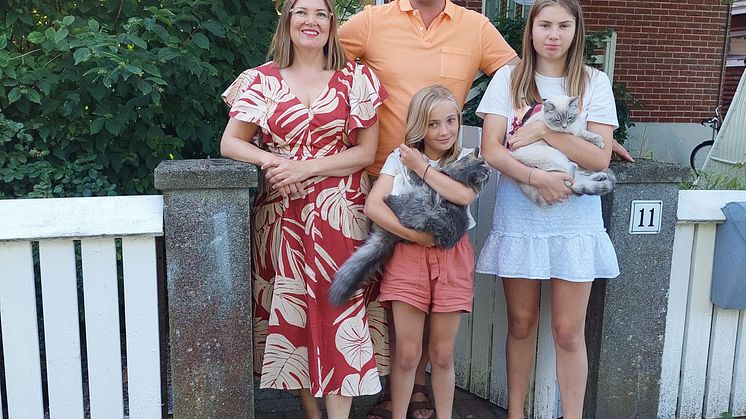 Family_JennieMarcel_laundry.jpeg