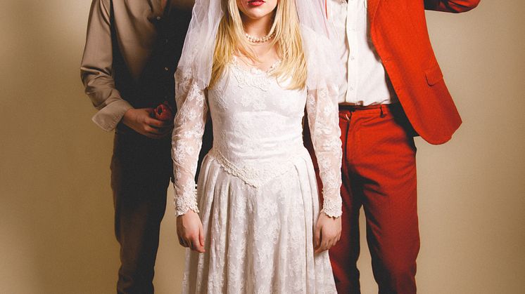 JUNG & LOVA 2 (Foto Jonathan Perlmann).jpg