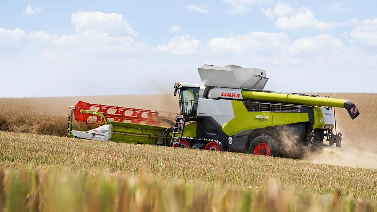 CLAAS LEXION 8900
