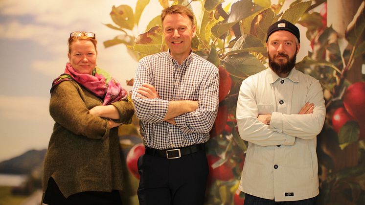 Den norske juryen er enige om hvem som skal representere Norge og konkurrerer om den nordiske matprisen Embla i København . F.v: redaktør Anya Seeberg Liaaen, Matmagasinet NORD, leder Lars Petter Bartnes,  Norges Bondelag og kokk Even Ramsvik. 