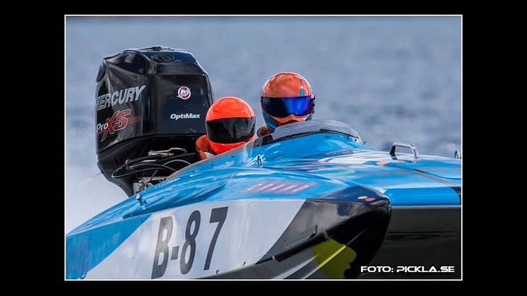 Veronica Olderin och Kristina Coleman världsmästare i båtracing
