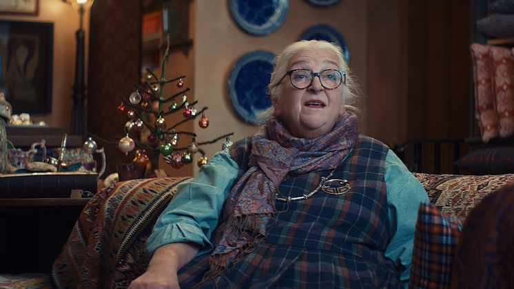 Visa rallies singing shopkeepers with its Christmas campaign to show why ‘Where You Shop Matters’ 