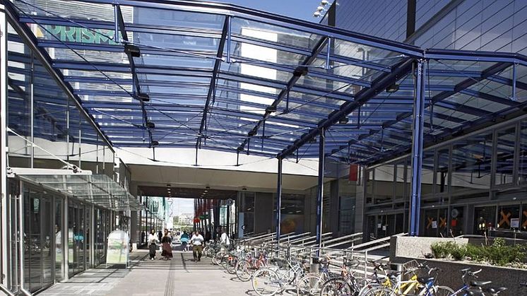 Sello Shoppingcenter skyddar besökarna från het shopping