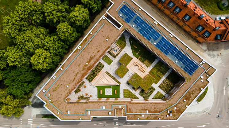 Bilden visar solceller på nybyggda Högne