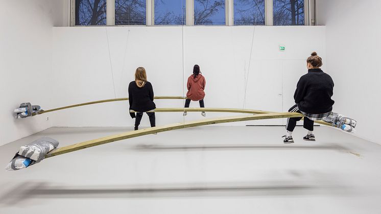 "Statolit" av Adèle Essle Zeiss från en performance 2018. Foto: Jean Baptiste Béranger.