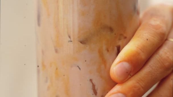 Sproud's ambassador creates a Strawberry Iced Latte