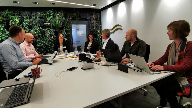 From right: Merete Kristiansen (Director Akvaplan-niva/APN), Morten Thorstensen (APN), Lionel Camus (APN), Anita Evenset (APN), Nadia Aarab (DO), Alexander Rumson (DO), Andries Ferla (DO)