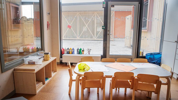 Nu ska den nya fossilfria förskolan fyllas med barn! Foto: Petter Trens/Förskoleförvaltningen