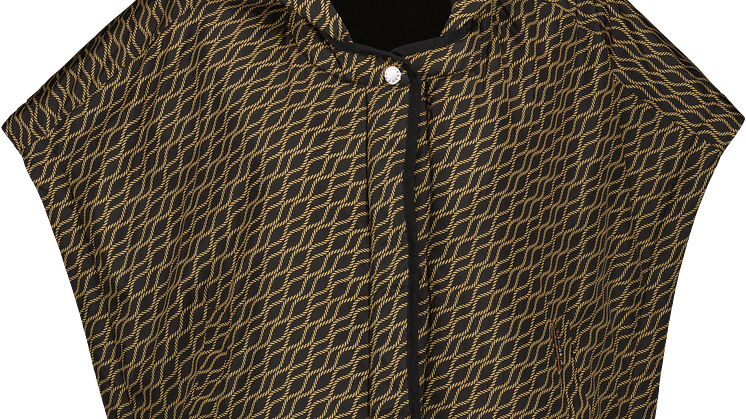 siri_womens_cape_504881_A24_didriksons_aw23