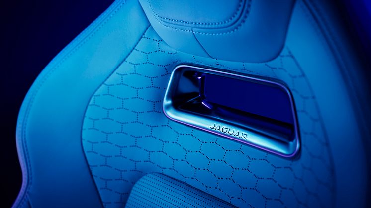 Jag_F-PACE_24MY_Interior_03_Detail_GL_012_141222