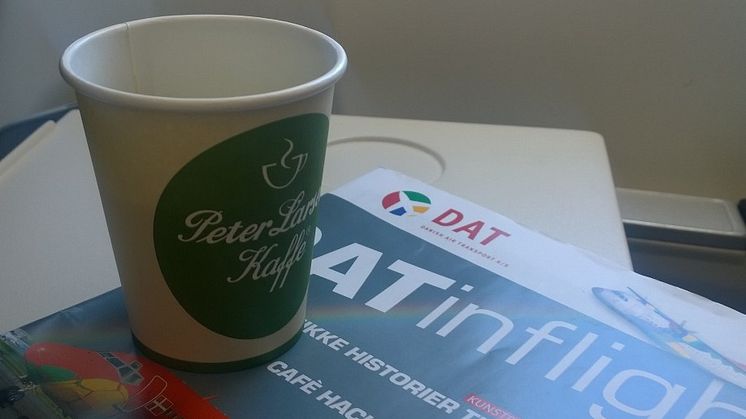 DAT og Peter Larsen Kaffe indleder samarbejde for at sikre kunderne en bedre kaffeoplevelse på flyrejsen