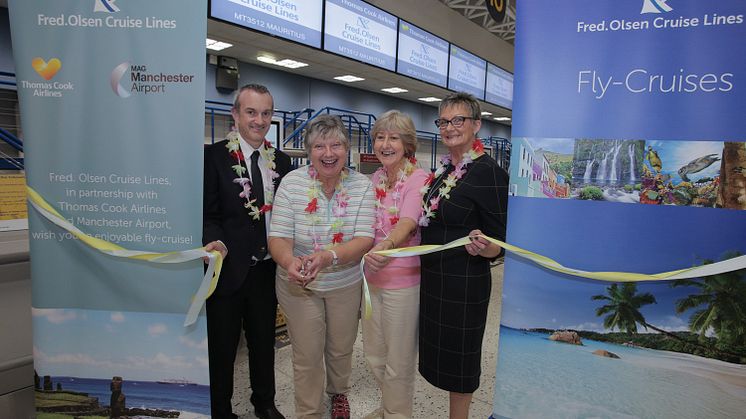 Gavin Brewer of Thomas Cook Airlines with guests Pauline Sherwood and Lindsay Sheriff, together with Colleen Crisp of Fred. Olsen Cruise Lines