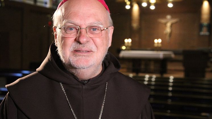 Biskop Anders Arborelius i katolska Domkyrkan i Stockholm