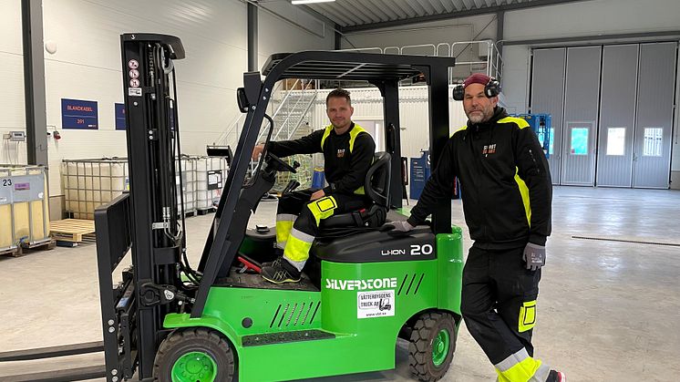 Mattias och Jon bygger upp ny metallåtervinning i Falun. SkrotSmart har flyttat in.