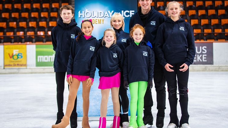 HOLIDAY ON ICE ACADEMY: Nachwuchstalente trainieren mit den Idolen Aljona Savchenko und Bruno Massot  