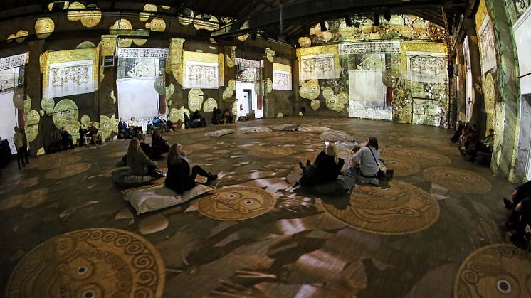 Blick in die Ausstellung "Gustav Klimt. The Gold Experience" im Kunstkraftwerk Leipzig