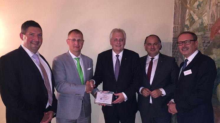 Dr. Sven Jansen, Geschäftsführung NOVENTI GmbH, Holger Wessling, Vorstand apoBank, Dr. Hermann Sommer, Geschäftsführung NOVENTI GmbH, Victor Castro, Geschäftsführung NOVENTI HealthCare GmbH, Gerhard Multerer, Leiter Firmenkunden Zentrale apoBank (vl)