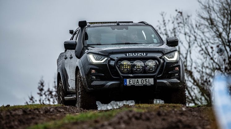 ISUZU_D-Max_AT33_251121_01