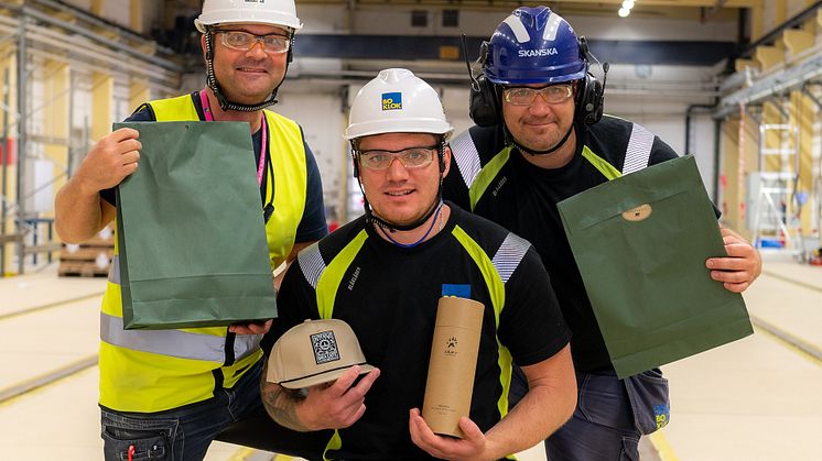 Jonas Davidsson, Daniel Gunnarsson och Daniel Gustafsson - vinnare i BoKloks medarbetartävling under årets Safety Week. 