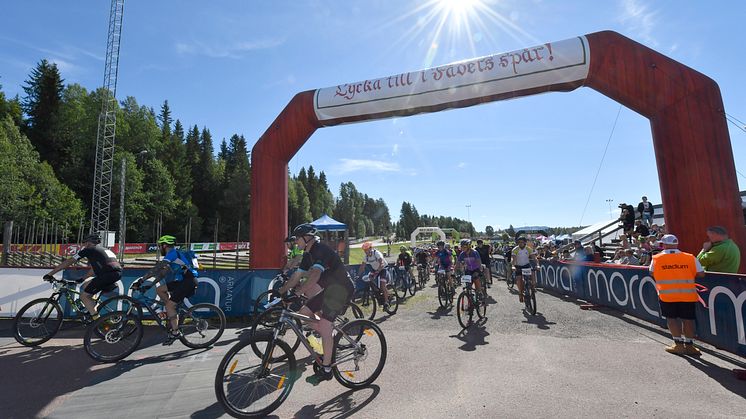 Solig start av Cykelvasan Öppet Spår 2017