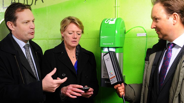Ulla Hamilton: Tanka elbilen med mobilen