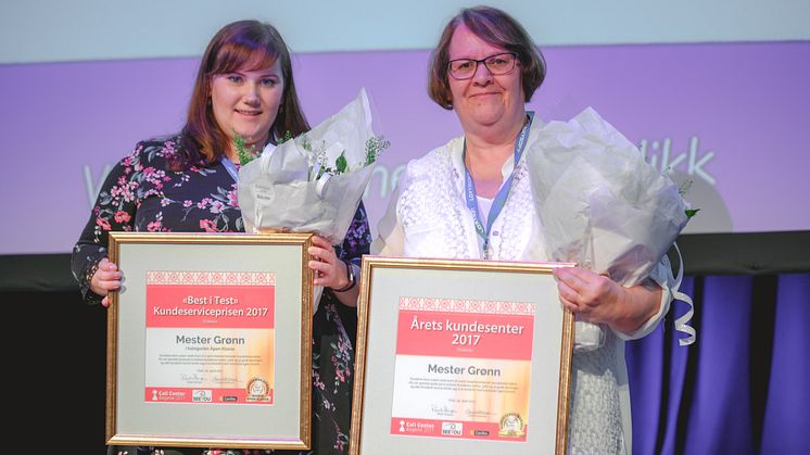 Birgitte Martinsen og Bente Thollefsen ved Mester Grønn Kundesenter, kunne stolt ta i mot Kundeserviceprisen 2017.