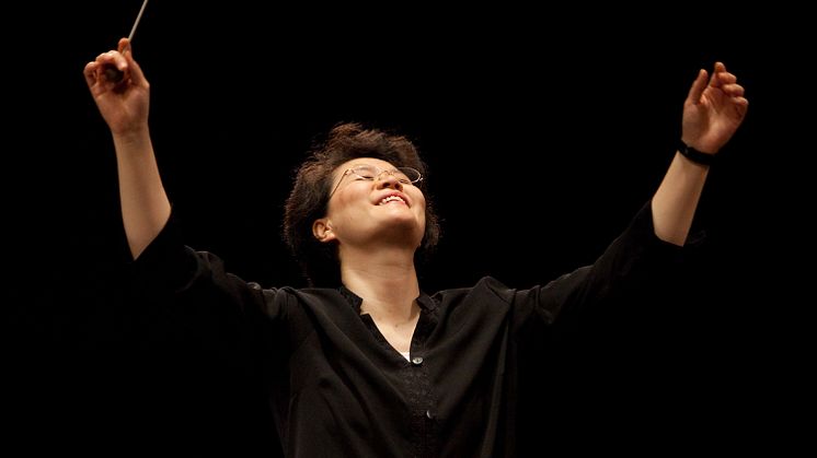 Mei-Ann Chen, dirigent för konserten Bernstein 100 år.