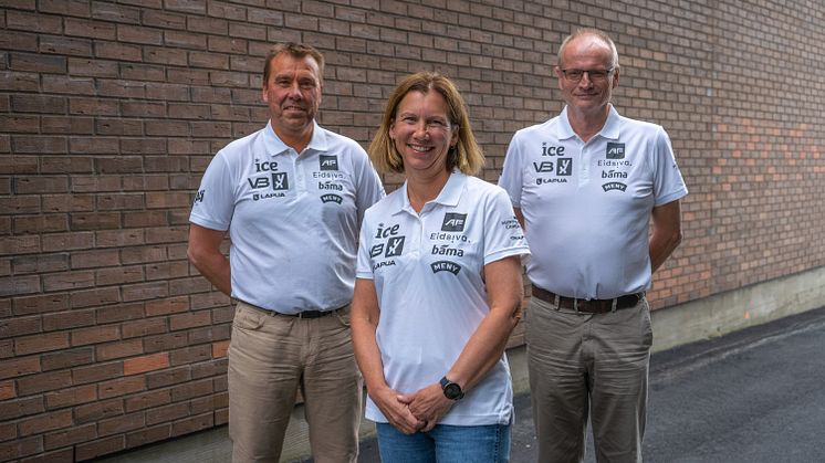 NORSK REPRESENTASJON: Gunhild Kvistad har blitt medlem i IBUs nyopprettede bærekraftkomite. Her avbildet med NSSF president Arne Horten til høyre og ansvarlig for sport i styret, Gjermund Hol til venstre. Foto: NSSF