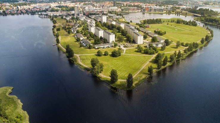 Stadsbyggnadsnämnden förbjuder användning av glaspartier på flerbostadshuset på Orrholmen