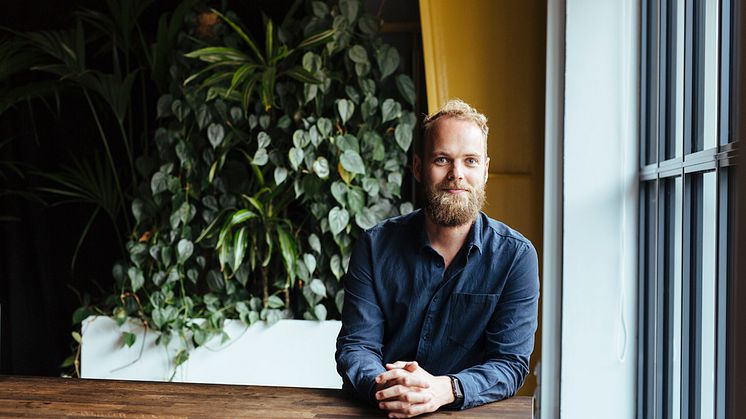 Liggande: Henrik Thorvinger