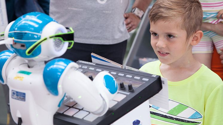 Die Roboter kommen! Am Stand der TH Wildau beim 5. Potsdamer Tag der Wissenschaften. © TH Wildau / Lehrgebiet Robotic