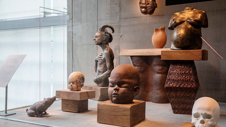 Keramik av Anabelí Brancusi visas på Världskulturmuseet