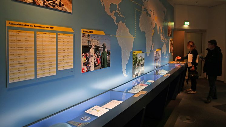 Ausstellungsraum zur Bundeswehr heute (Auslandseinsätze)