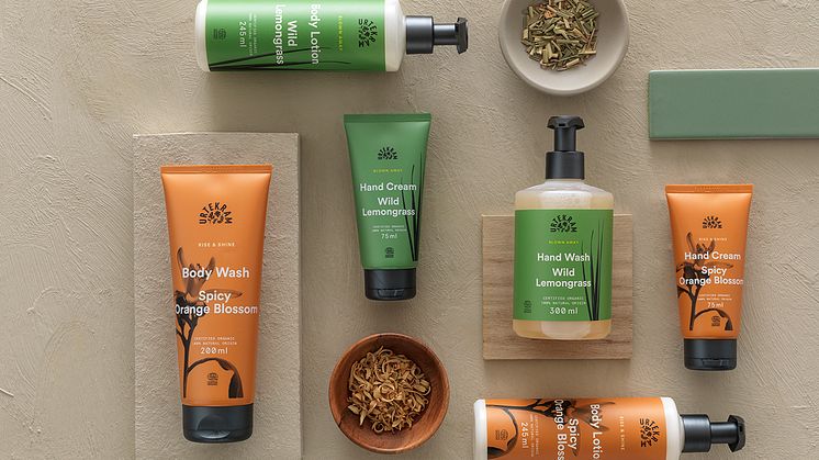 Urtekram Nordic Beauty lanserer nå to nye serier som inspirerer til to ulike sinnsstemninger for at du skal få din beste skjønnhetsopplevelse. Oppdag den deilige følelsen av rene, naturlige ingredienser. 