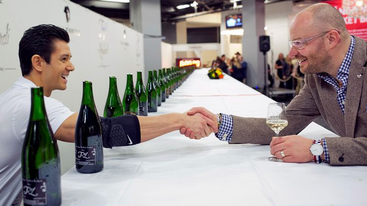 Världsrekord i sabrering sattes på helgens Göteborg Vin & Deli på Svenska Mässan