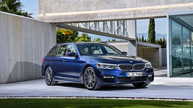 BMW går live - se på ny bil fra sofaen