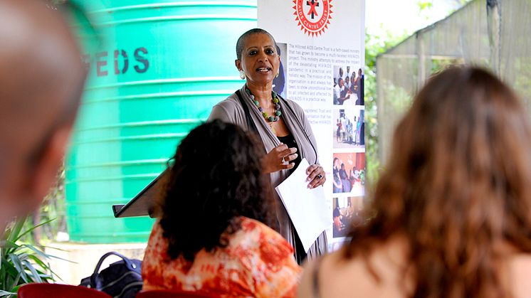 Discovery commemorates World Aids Day with visit to Hillcrest Aids Centre