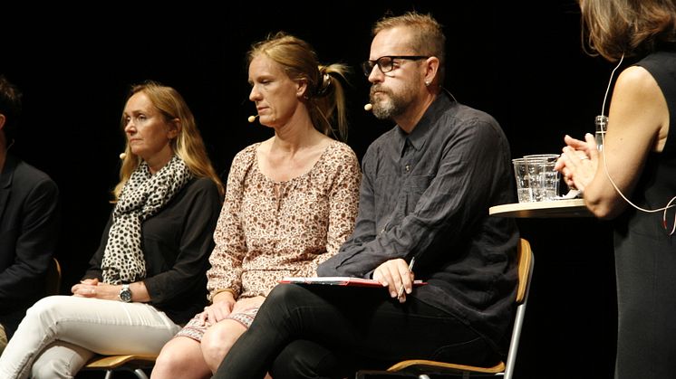 Högskolans lektorer Eddy Nehls och Helena Korp (i mitten) under seminariet på Länsteatern i Visby.